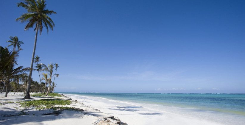 Zanzibar-Baraza-Resort-and-Spa-Beach