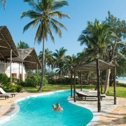 Zanzibar-dar-house-outside-pool